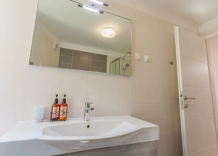 Casa Tonina * 茨雷斯